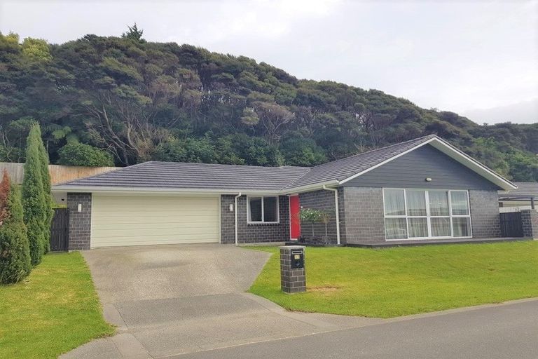 Photo of property in 17 Banks Boulevard, Whitby, Porirua, 5024