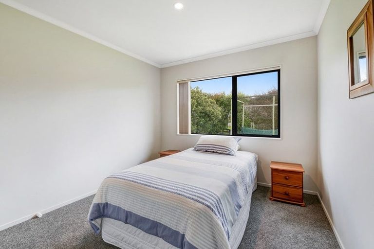 Photo of property in 16 Omana Avenue, Shelly Beach, Helensville, 0874