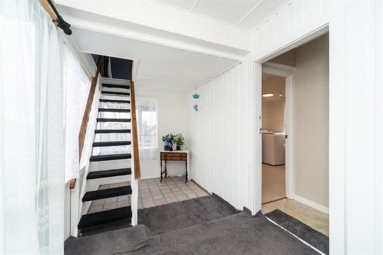 Photo of property in 10 Potaka Street, Marton, 4710