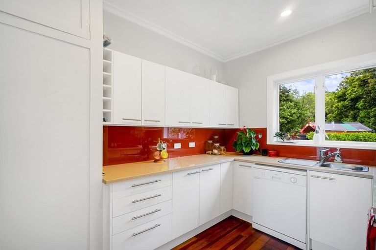 Photo of property in 36a Hereford Street, Te Atatu Peninsula, Auckland, 0610