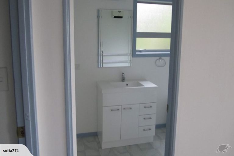 Photo of property in 312 Forest Hill Road, Waiatarua, Auckland, 0612