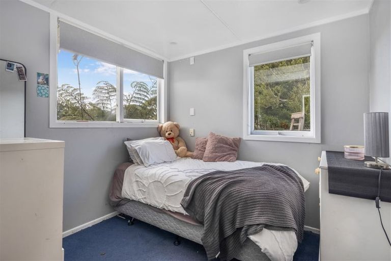 Photo of property in 12 Spenmoor Street, Newlands, Wellington, 6037