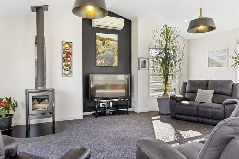 Photo of property in 3 Karaka Place, Kinloch, Taupo, 3377