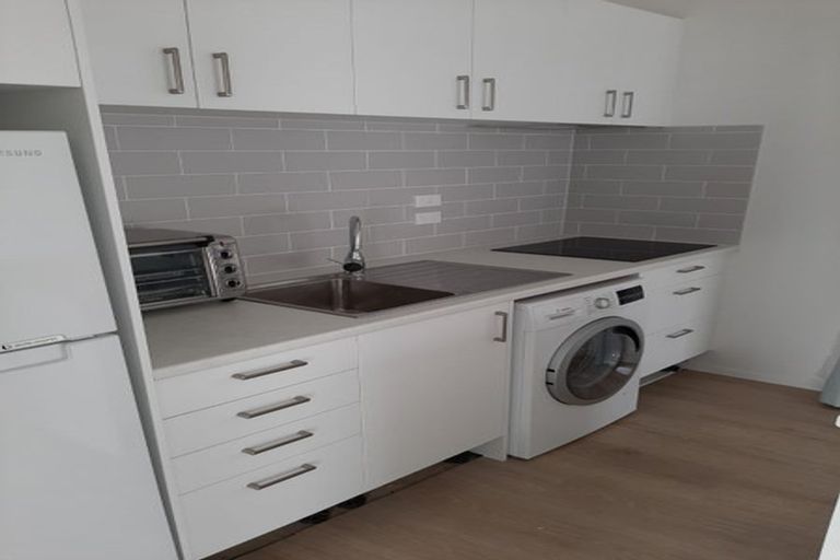 Photo of property in 2/41 Charles Dickens Drive, Mellons Bay, Auckland, 2014