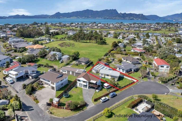 Photo of property in 1 Prion Place, One Tree Point, 0118