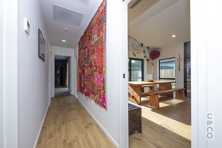 Photo of property in 83 Vinistra Road, Kumeu, 0810