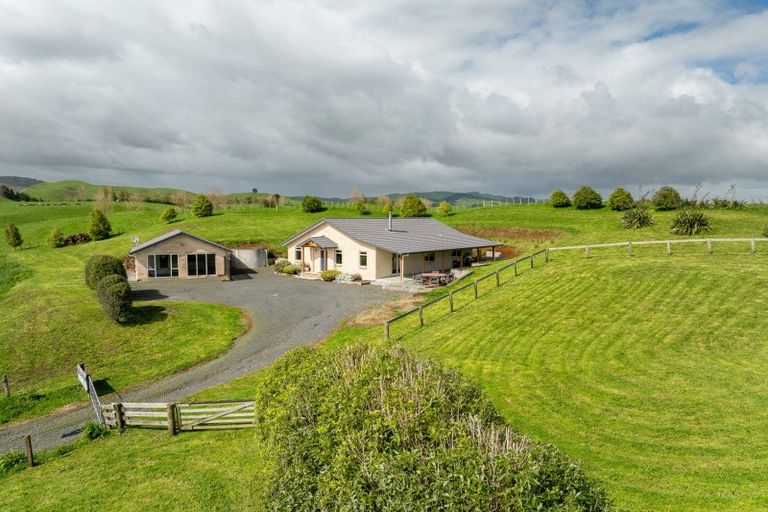 Photo of property in 28 Wrights Road, Raglan, 3295