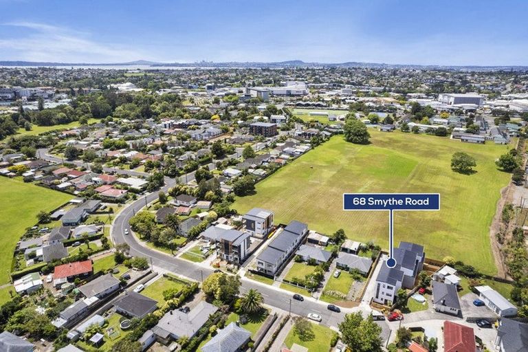 Photo of property in 3/68 Smythe Road, Henderson, Auckland, 0612
