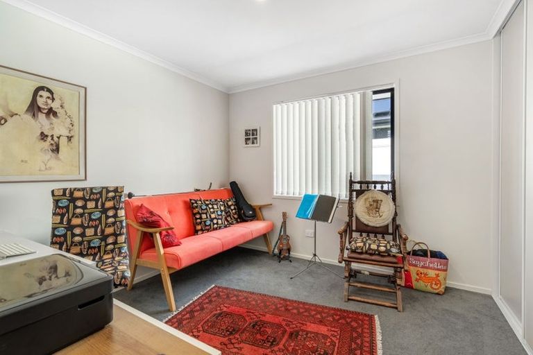 Photo of property in 4 Te Taniwha Road, One Tree Point, 0118