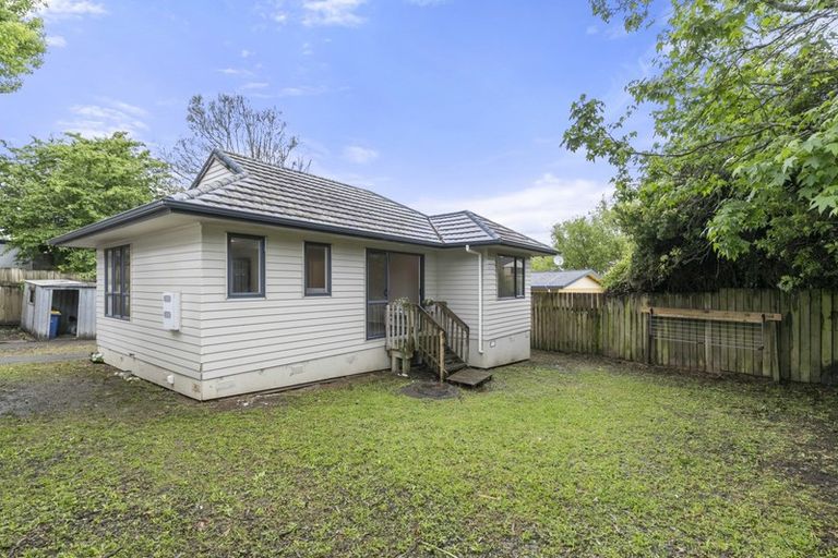 Photo of property in 99 Kemp Road, Massey, Auckland, 0614
