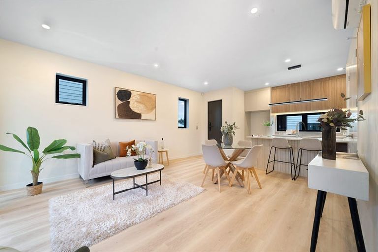 Photo of property in 28c Moire Road, Massey, Auckland, 0614