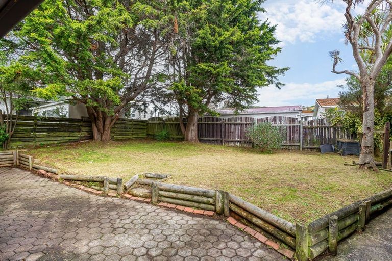 Photo of property in 108 Omapere Street, Whitby, Porirua, 5024