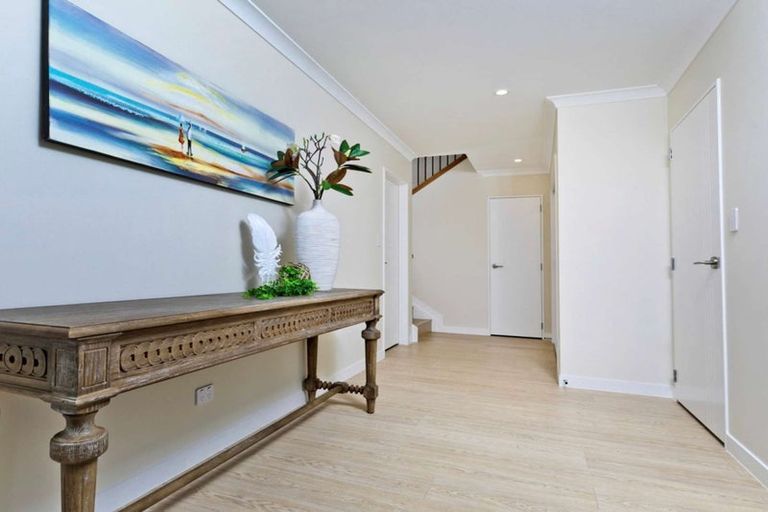 Photo of property in 31 Surf View Crescent, Red Beach, 0932