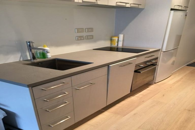 Photo of property in 2 Salford Place, Awapuni, Palmerston North, 4412