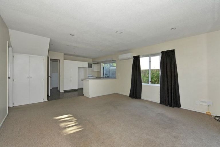 Photo of property in 22 Coles Place, St Albans, Christchurch, 8014