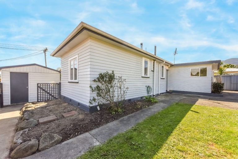 Photo of property in 16 Newall Avenue, Stoke, Nelson, 7011