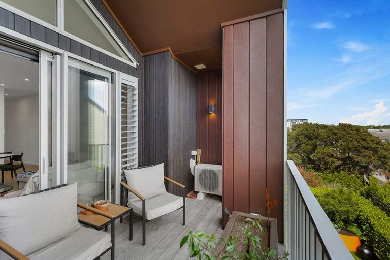 Photo of property in 4/28 Nevill Road, Hobsonville, Auckland, 0616