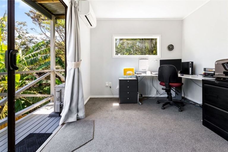 Photo of property in 14 Derwent Crescent, Titirangi, Auckland, 0604