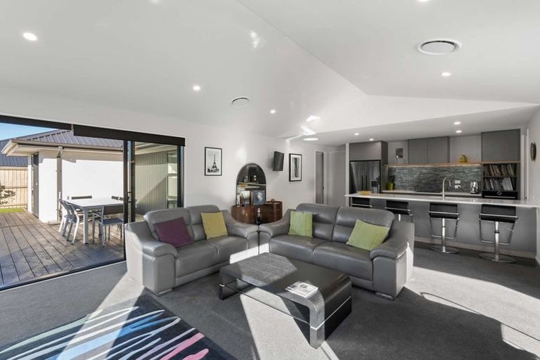 Photo of property in 33 Falcon Road, Rolleston, 7615