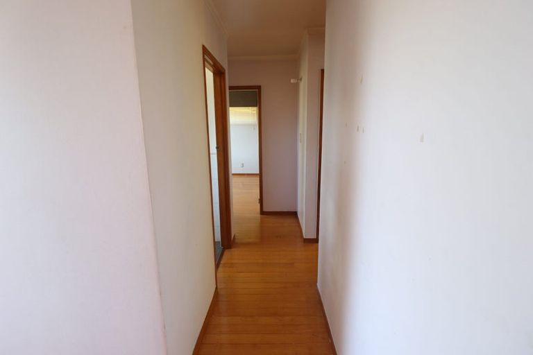 Photo of property in 11 Ellice Road, Totara Vale, Auckland, 0629