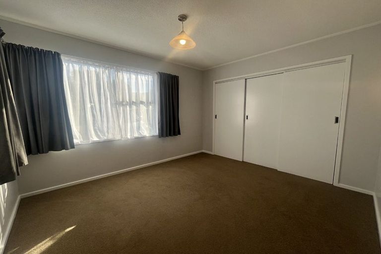 Photo of property in 30 Akaroa Drive, Maupuia, Wellington, 6022