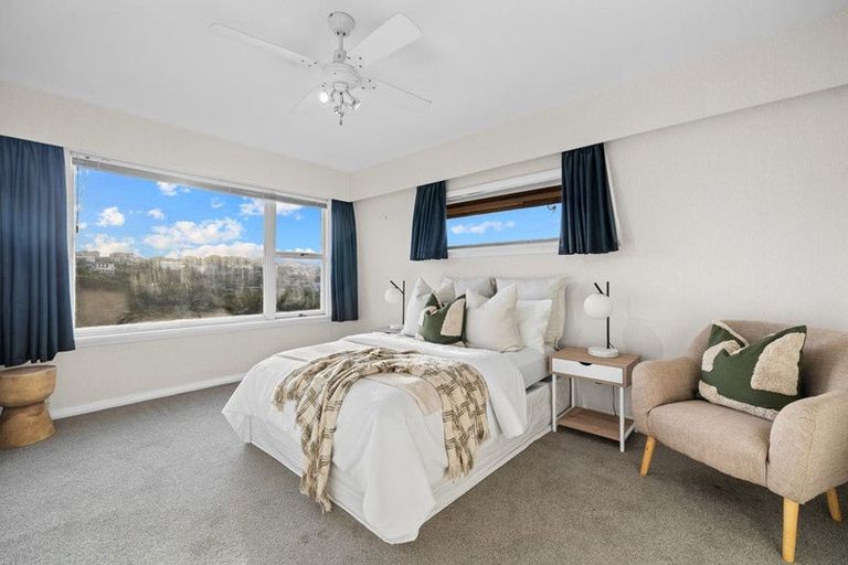 Photo of property in 96 Moncks Spur Road, Redcliffs, Christchurch, 8081