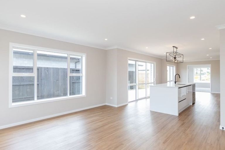 Photo of property in 8 Lavinias Way, Chartwell, Hamilton, 3210