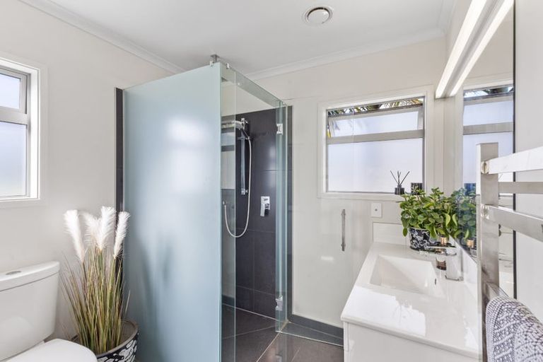 Photo of property in 298 Huatoki Street, Upper Vogeltown, New Plymouth, 4310