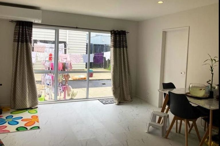 Photo of property in 43 Treestump Road, Takanini, 2112