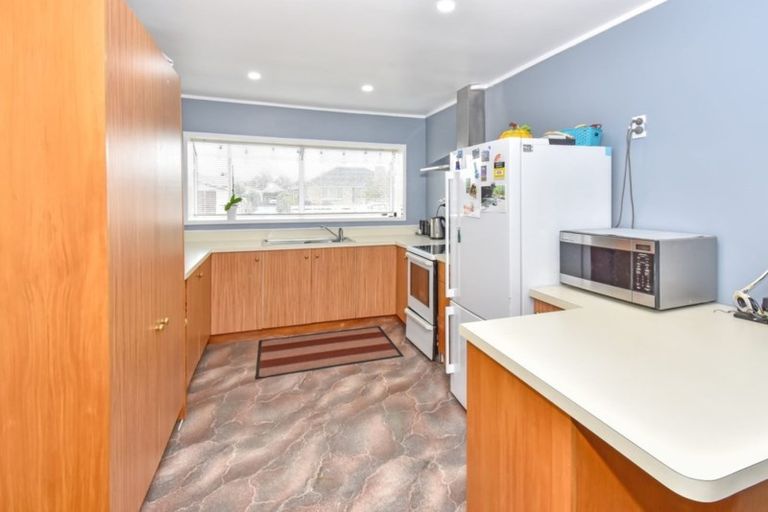Photo of property in 2/13 Bunnythorpe Road, Papakura, 2110