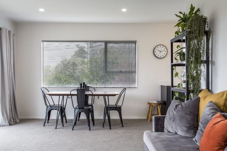 Photo of property in 1/18a Sherwood Avenue, Te Atatu South, Auckland, 0610