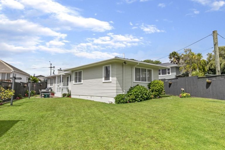 Photo of property in 272 Rangatira Road, Beach Haven, Auckland, 0626