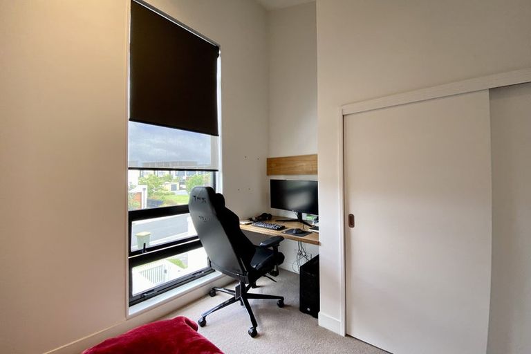 Photo of property in 19 Isitt Road, Hobsonville, Auckland, 0616