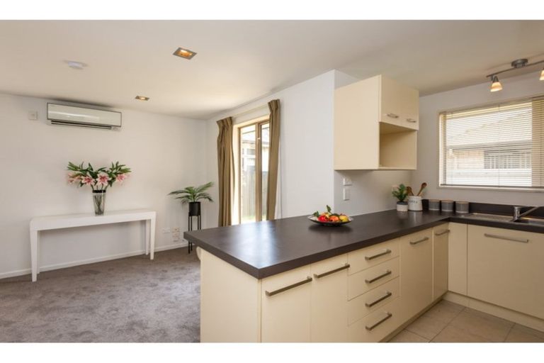 Photo of property in 65a Cleveland Street, Edgeware, Christchurch, 8013