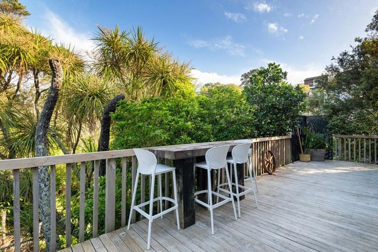 Photo of property in 1/5 Glenbush Place, Birkenhead, Auckland, 0626