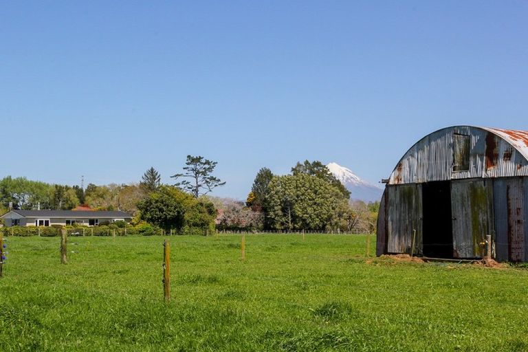 Photo of property in 309 Manutahi Road, Lepperton, New Plymouth, 4372