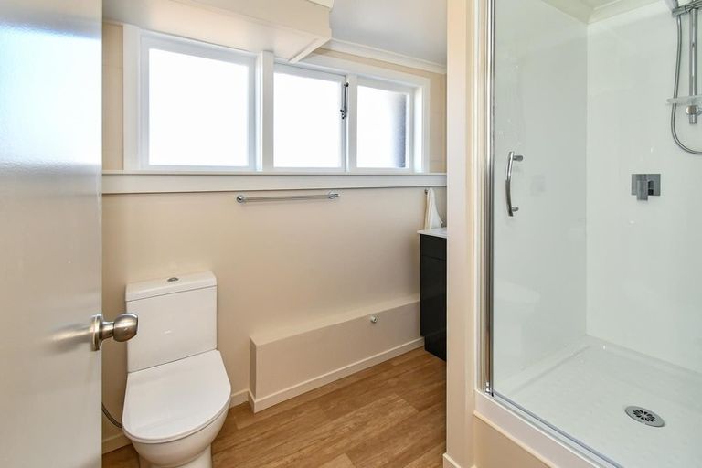 Photo of property in 1/72 Clevedon Road, Papakura, 2110