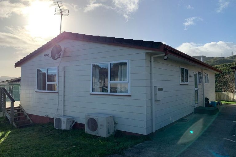 Photo of property in 25 Nassau Avenue, Grenada North, Wellington, 5028