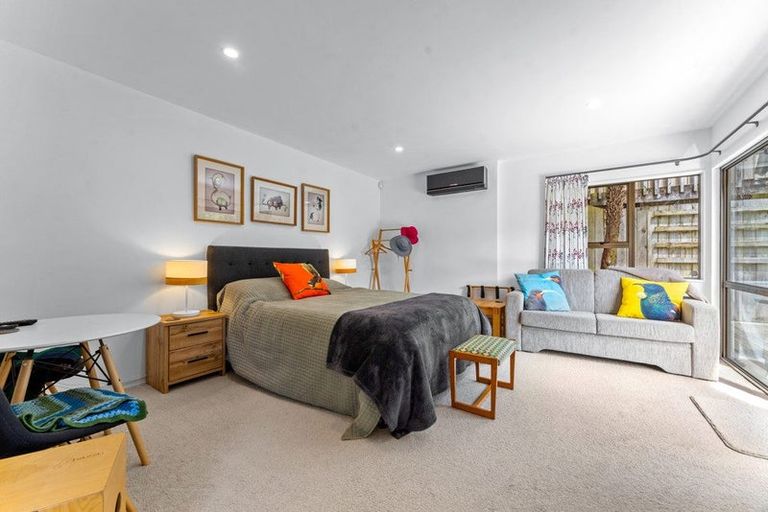 Photo of property in 10 Mosman Place, Chatswood, Auckland, 0626