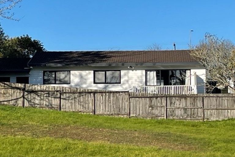 Photo of property in 2/54 Gloria Avenue, Te Atatu Peninsula, Auckland, 0610