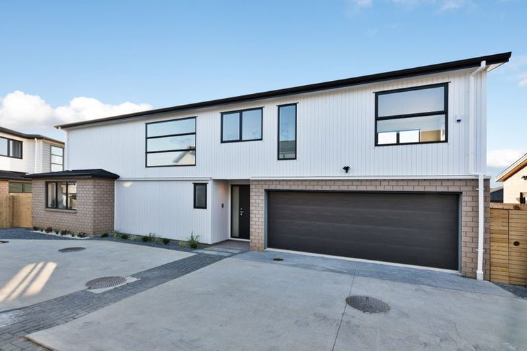Photo of property in 18b Mackenzie Street, Te Atatu South, Auckland, 0610