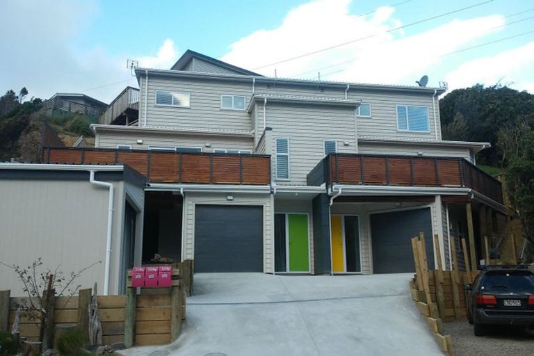 Photo of property in 104b Glanmire Road, Newlands, Wellington, 6037