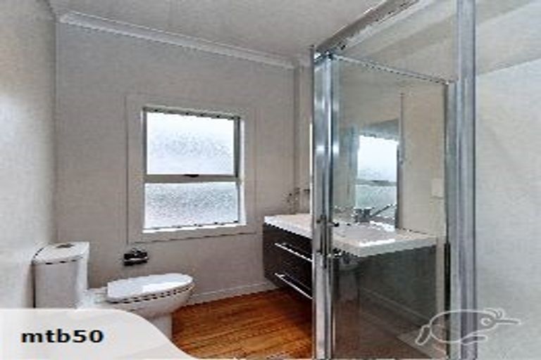 Photo of property in 179 Waimumu Road, Massey, Auckland, 0614
