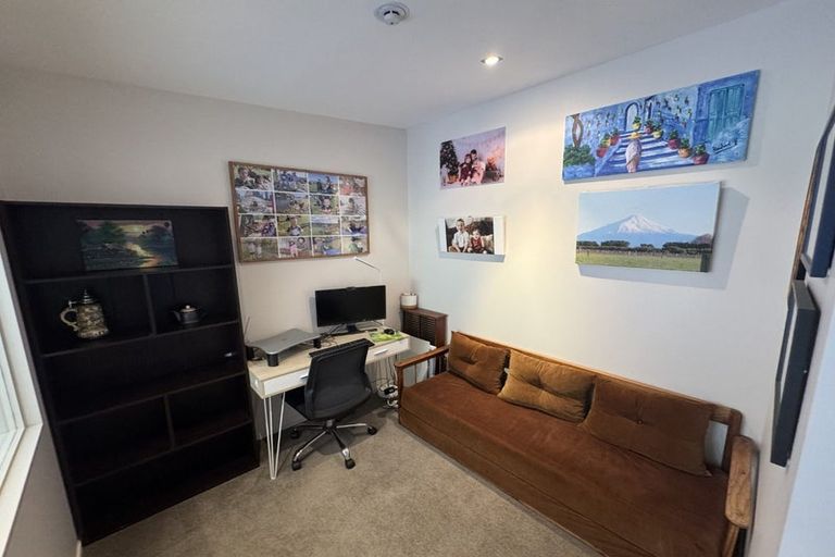 Photo of property in 9 Saddleback Grove, Karori, Wellington, 6012