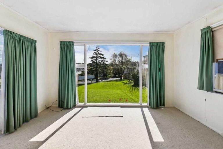 Photo of property in 10 Pax Avenue, Forrest Hill, Auckland, 0620