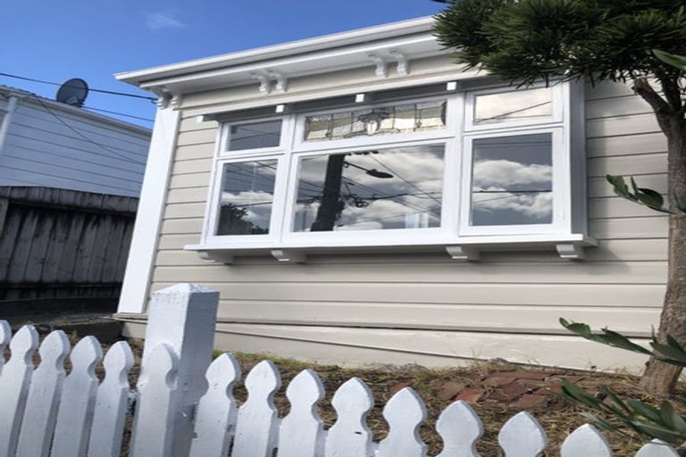Photo of property in 9 Wright Street, Mount Cook, Wellington, 6021