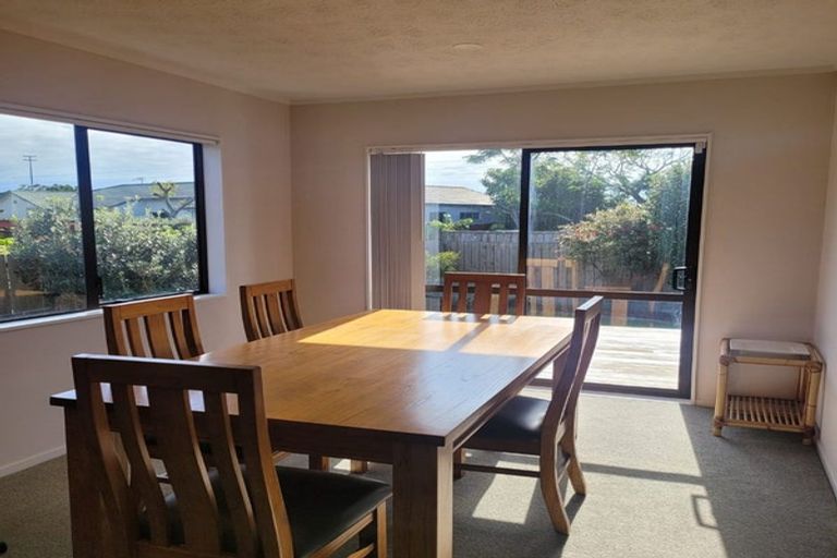 Photo of property in 27 Septimus Place, Henderson, Auckland, 0612
