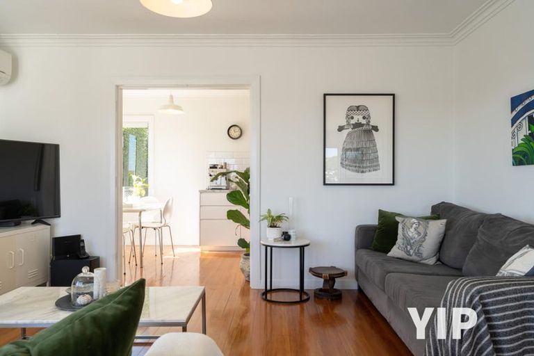 Photo of property in 33 Chesterton Street, Johnsonville, Wellington, 6037