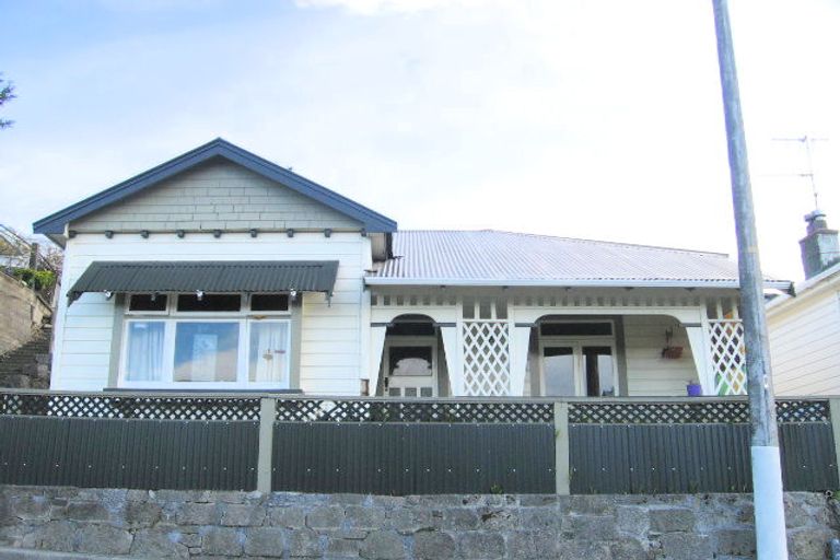 Photo of property in 7 Napier Terrace, Bluff Hill, Napier, 4110