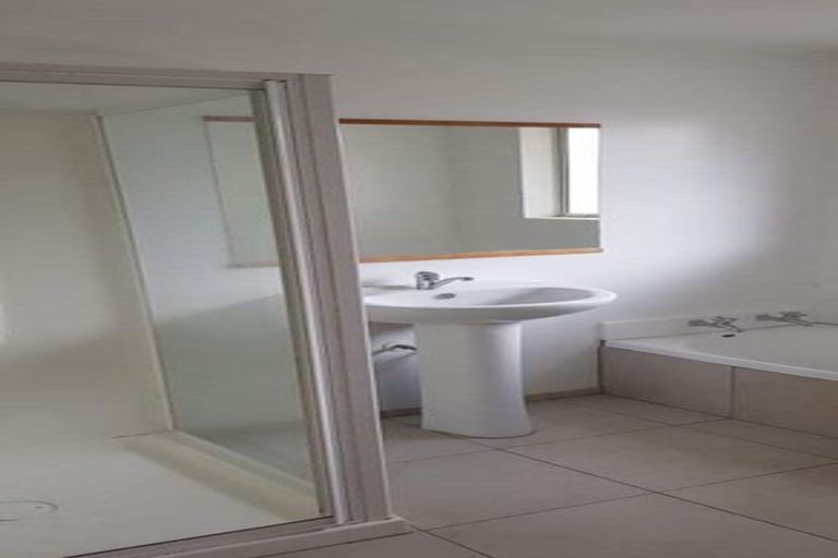 Photo of property in 17 Broadbent Street, Riccarton, Christchurch, 8041